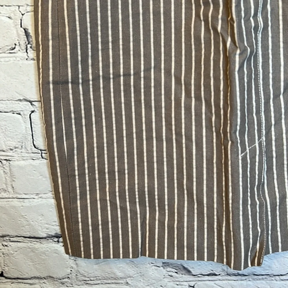 Worth Gray Cream Striped Gold Button Straight Skirt Size 6 Excellent Condition